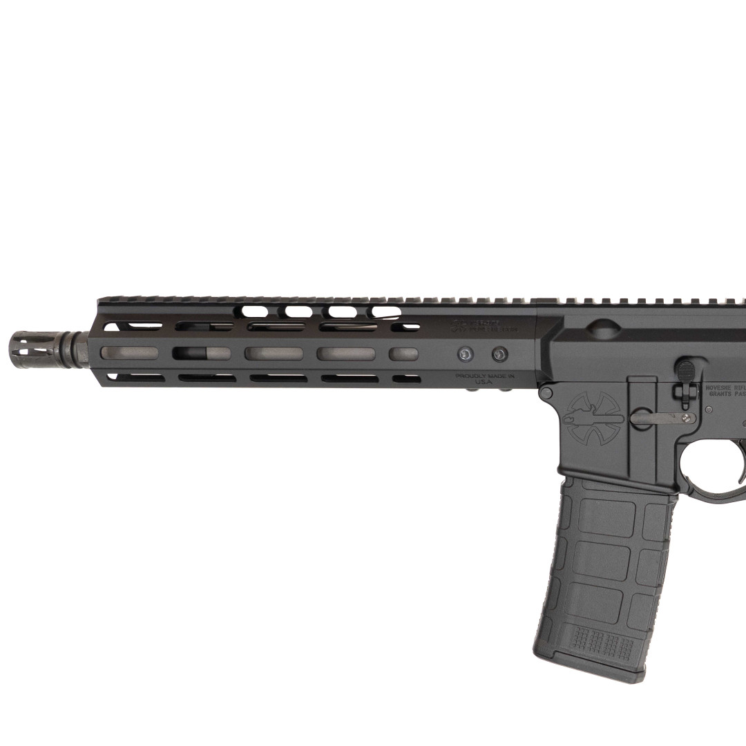 KARABINEK SAMOPOWTARZALNY NOVESKE CHAINSAW 10.5 SHORTY SS NSR-9 (M-LOK), BLK LOVE HANDLE CHARGING HANDLE, NSS TRIGGER, BRAVO STOCK BLK, TYPE 22 P-GRIP A2 FH 1/2X28; KAL.: 5,56 x 45 mm (.223 Rem.)