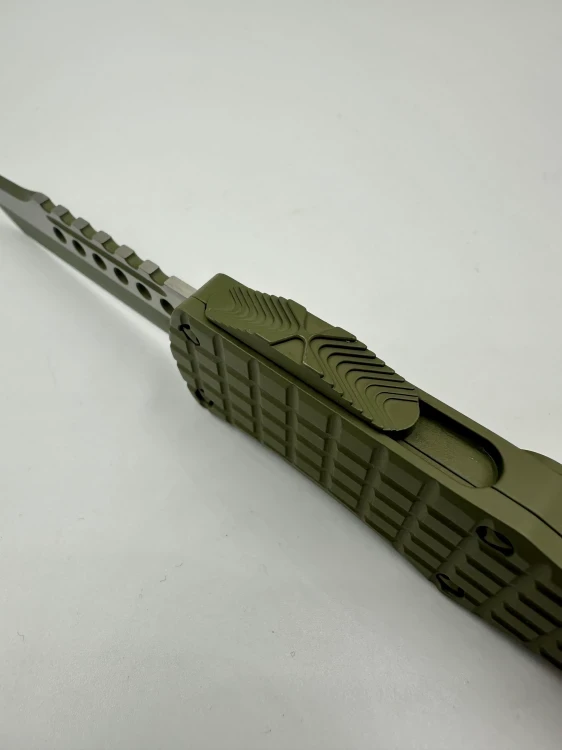 NÓŻ MICROTECH HERA® HELLHOUND® - FRAG SIGNATURE SERIES CERAKOTE FOREST GREEN STANDARD