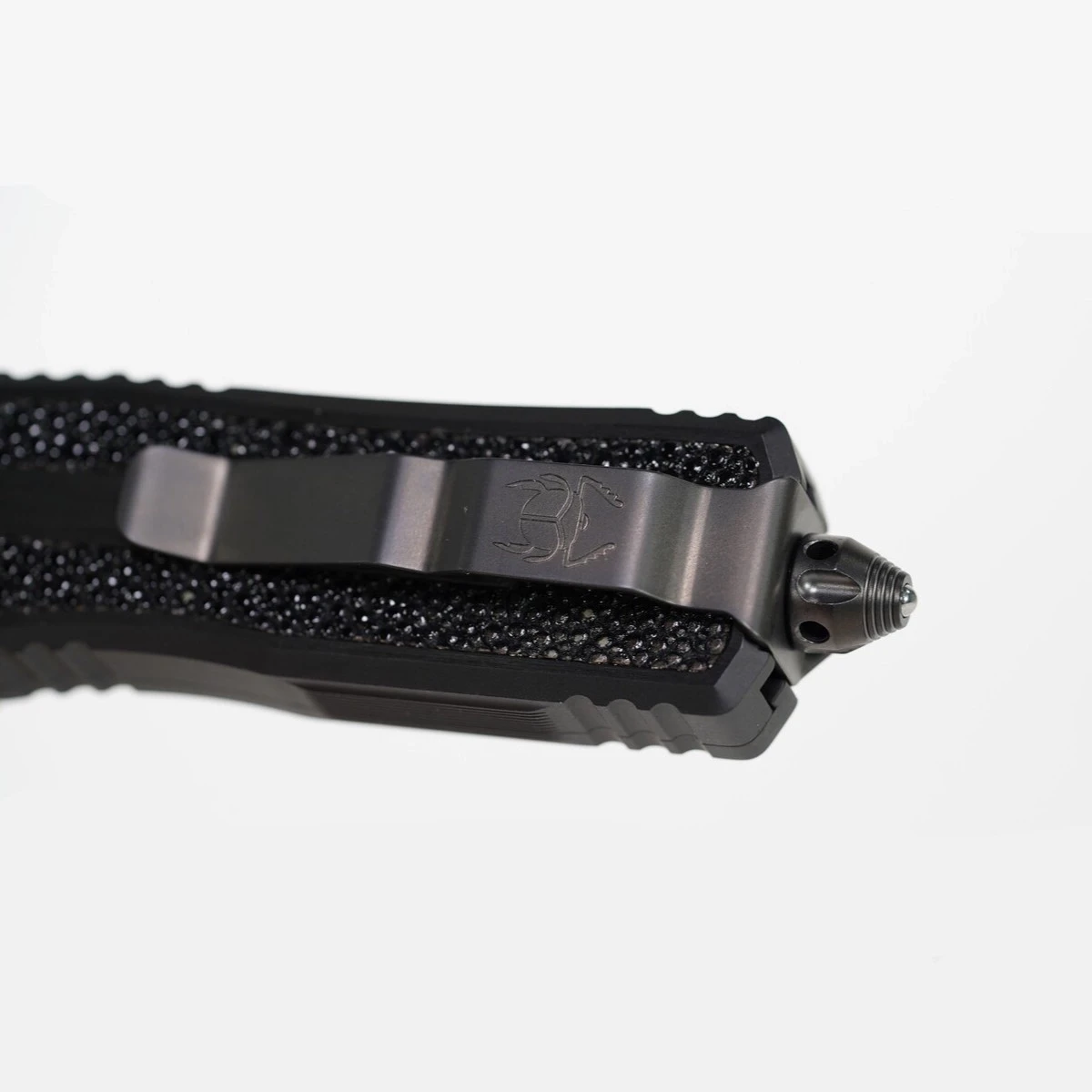 NÓŻ MICROTECH SCARAB® II GEN III - DOUBLE EDGE SIGNATURE SERIES BAKER FORGE C OPPERMAI DAMASCUS HEFTED A LLOY W/ STINGRAY INLAY DLC HARD CUT STAINLESS