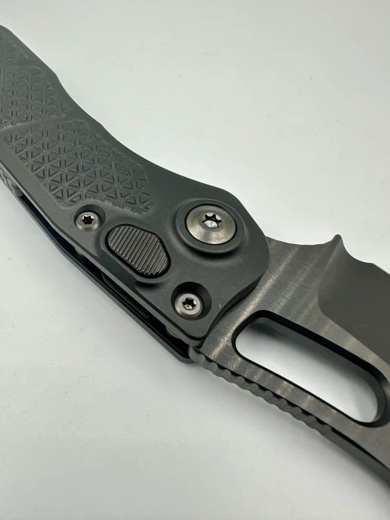 NÓŻ MICROTECH STITCH DLC BLADE & HW STD DEEP ENGRAVED SHADOW S