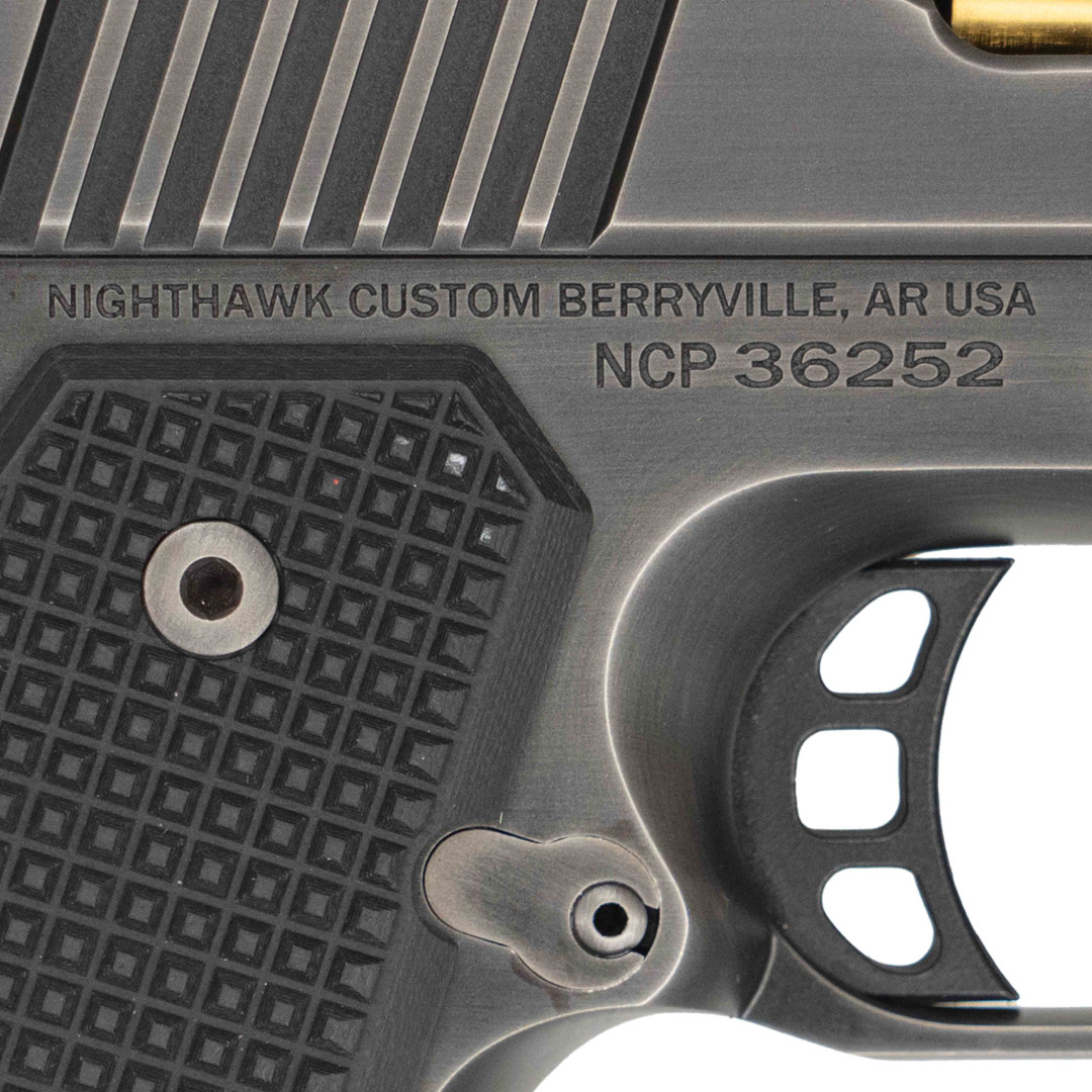 PISTOLET SAMOPOWTARZALNY NIGHTHAWK COUNSELOR, STEEL FRAME-SMOKED NITRIDE, GOLD BARREL, KAL.: 9 x 19 mm