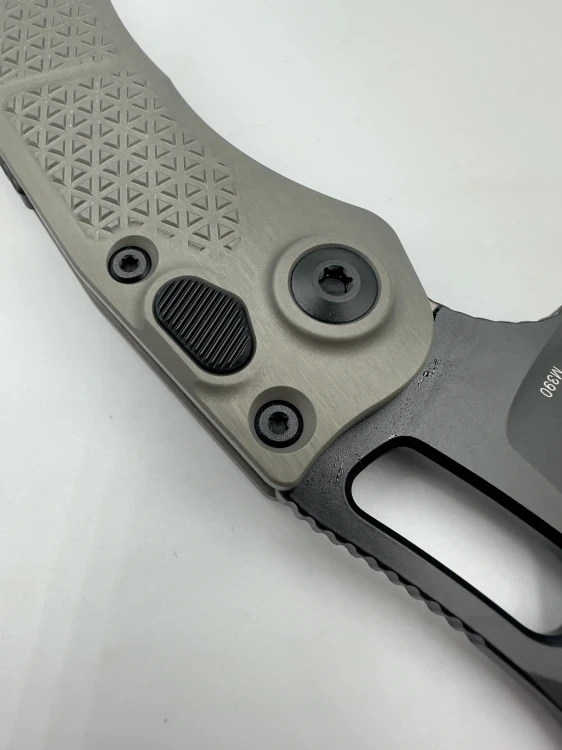 NÓŻ MICROTECH STITCH BLACK FULL SERRATE NATURAL CLEAR