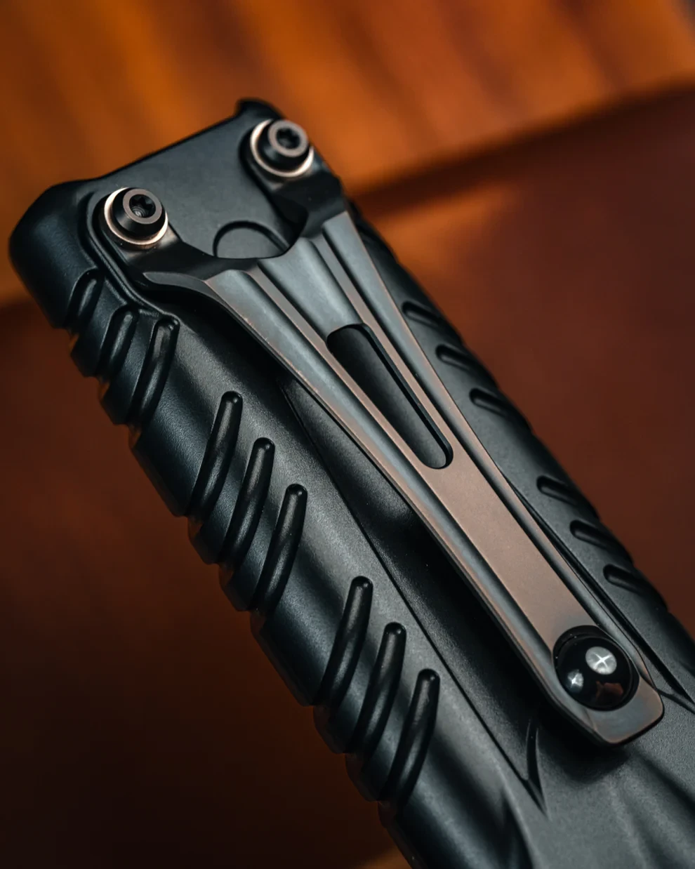 NÓŻ MICROTECH MICROTECH® / SUREFIRE® LUMINARY D/E STILETTO PRO II COLLABORATION ZERO BLADE PLAY DLC STONEWASH FULL SERRATED