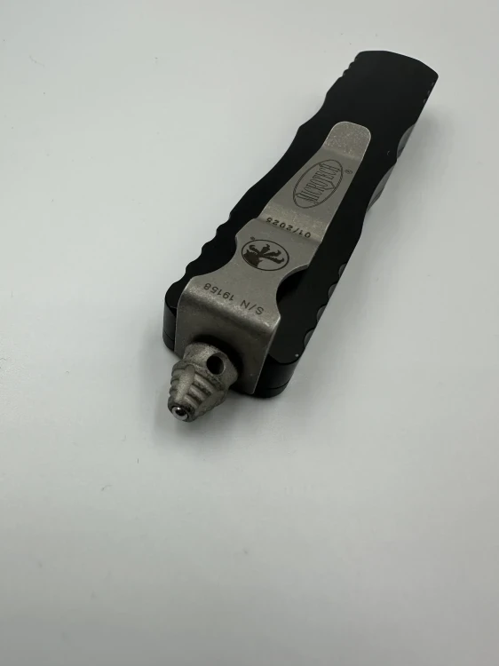 NÓŻ MICROTECH DIRAC D/E STONEWASH STANDARD FULL SERRATION APOCALYPTIC