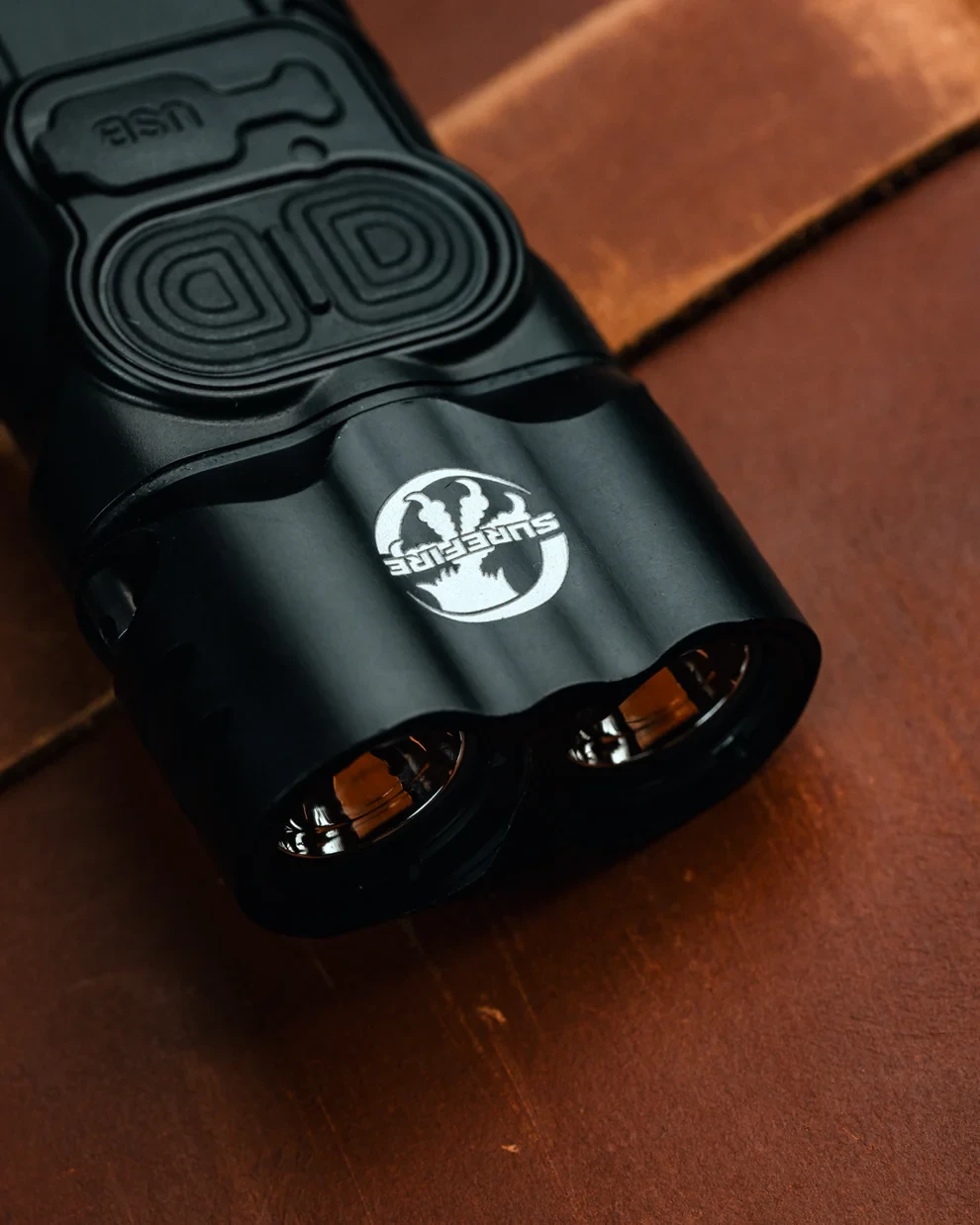 NÓŻ MICROTECH MICROTECH® / SUREFIRE® LUMINARY D/E STILETTO PRO II COLLABORATION ZERO BLADE PLAY DLC STONEWASH FULL SERRATED