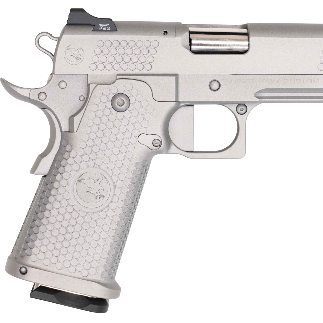 PISTOLET SAMOPOWTARZALNY NIGHTHAWK TRS COMM VICE PRESIDENT COMM BOARDROOM SERIES - DOUBLE STACK, NIGHTHAWK MATCH BARREL, GUIDE ROD & BOW-TIE PLUG, NOVAK SIGHT CUT, STANDARD REAR SIGHT & FRONT SIGH AMBI SAFETY UPGRADE, TRIJICON RMR, KAL.: 9 x 19 mm