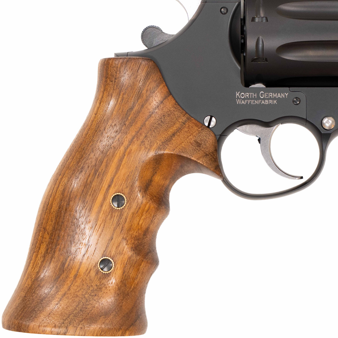REWOLWER KORTH RANGER NXS; OŚMIOSTRZAŁOWY; KAL. .357 Mag; 4"; CHWYT JM