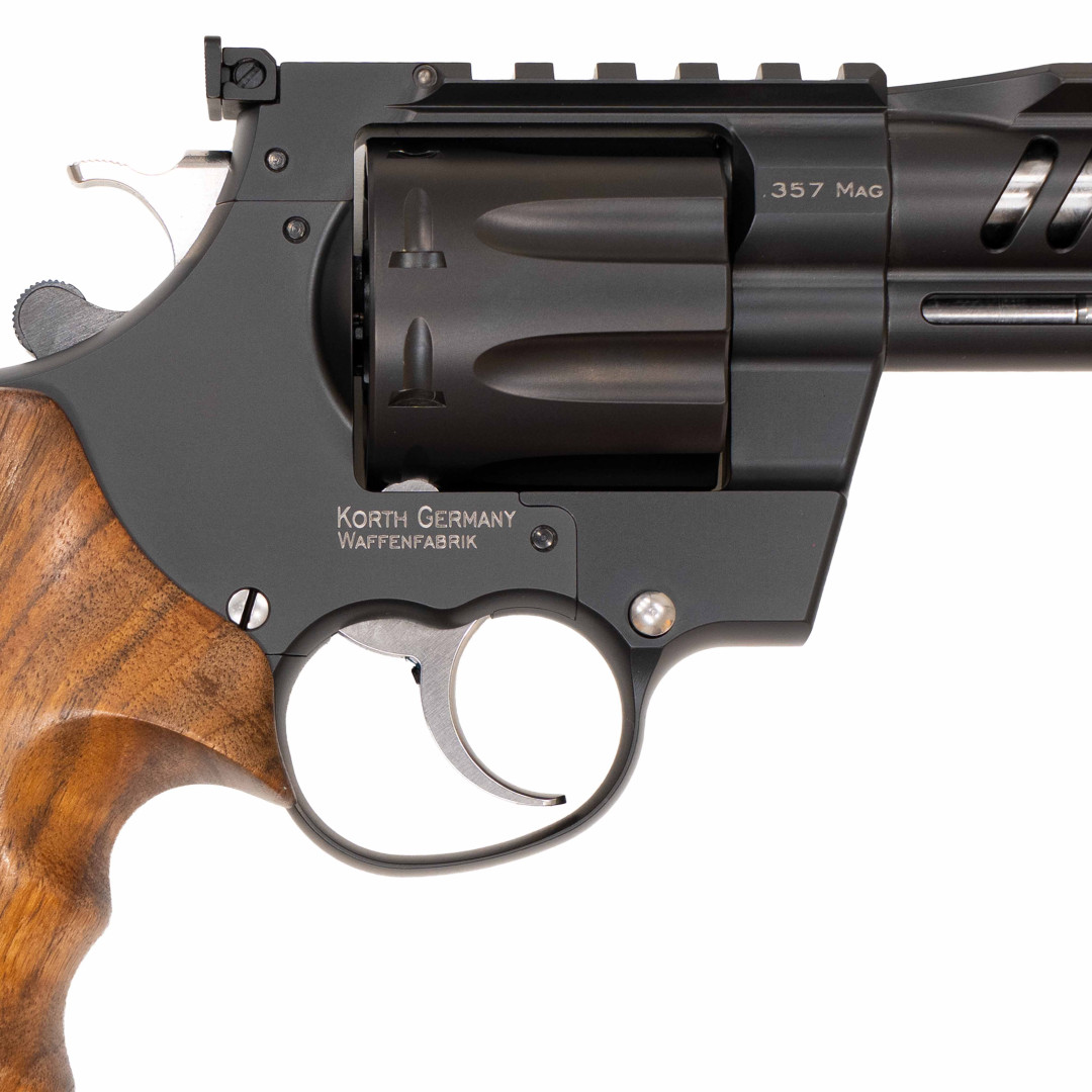 REWOLWER KORTH RANGER NXS; OŚMIOSTRZAŁOWY; KAL. .357 Mag; 4"; CHWYT JM
