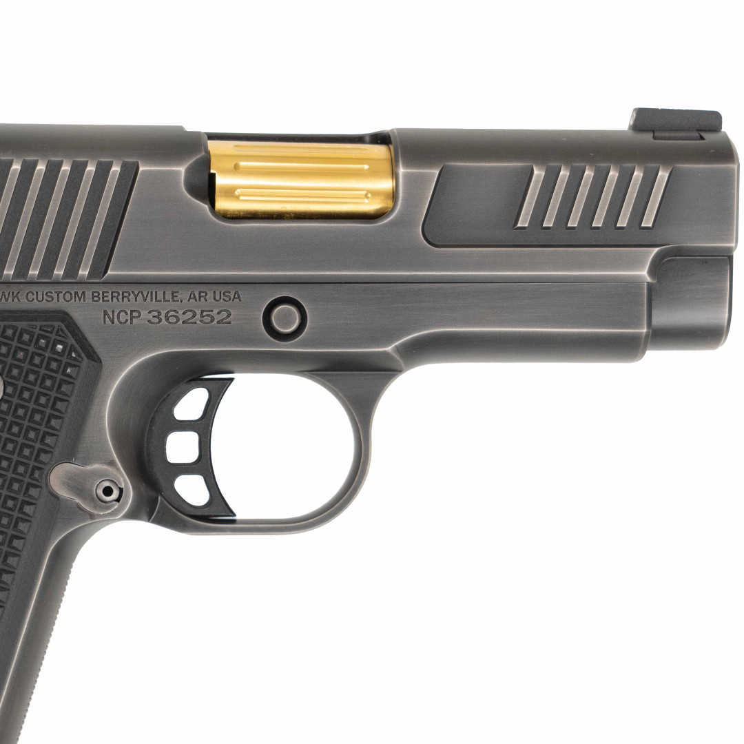 PISTOLET SAMOPOWTARZALNY NIGHTHAWK COUNSELOR, STEEL FRAME-SMOKED NITRIDE, GOLD BARREL, KAL.: 9 x 19 mm