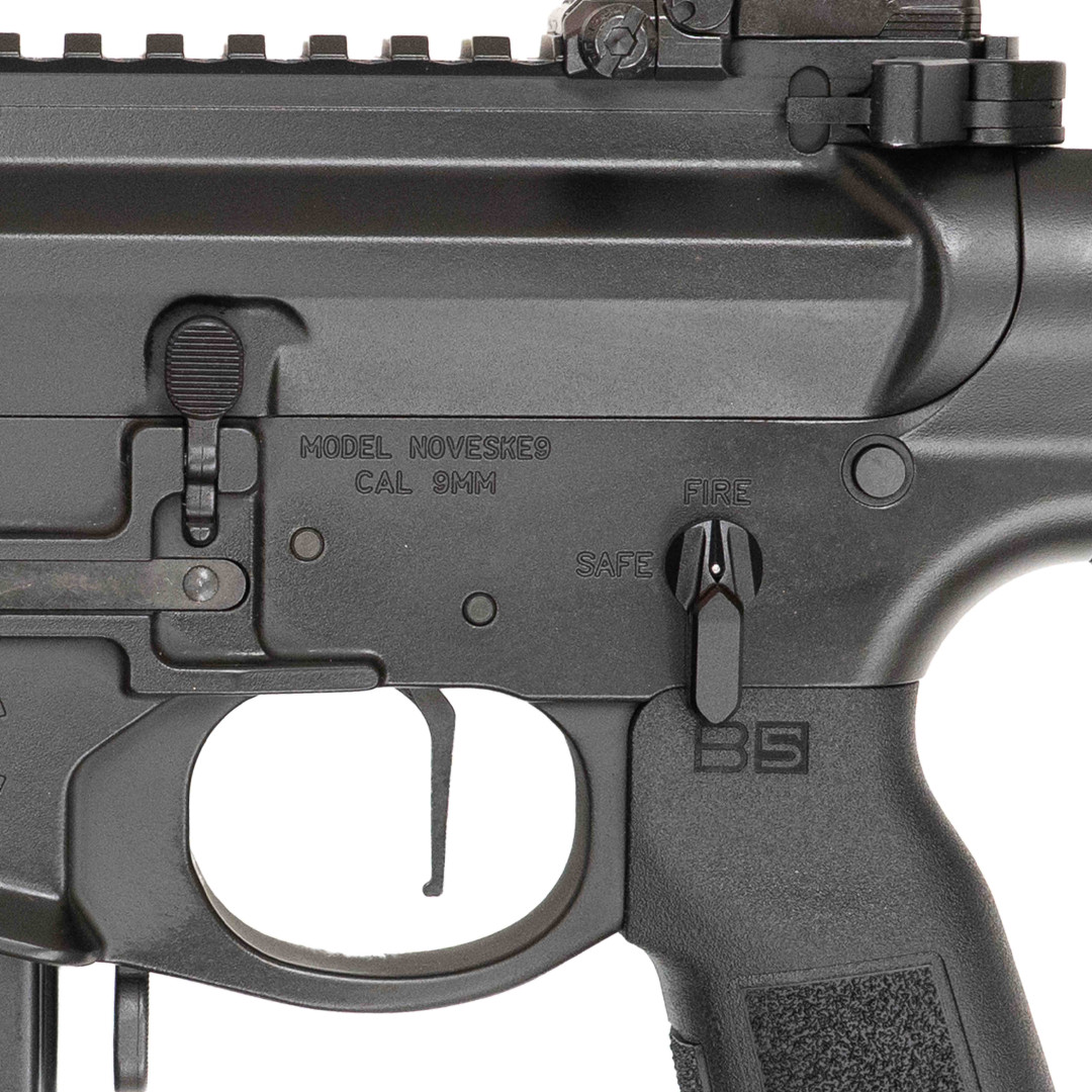 SAMOPOWTARZALNY PISTOLET MASZYNOWY NOVESKE NOVWSKE9 10.5 SHORTY SS NSR-9,75 (M-LOK) BLK CERAKOTE, TRIGGERTECH TRIGGER, TALON SAFETY, A5H4 BUFFER, TYPE 22 P-GRIP, TRI LUG ADAPTER 1/2x28; KAL.: 9 x 19 mm
