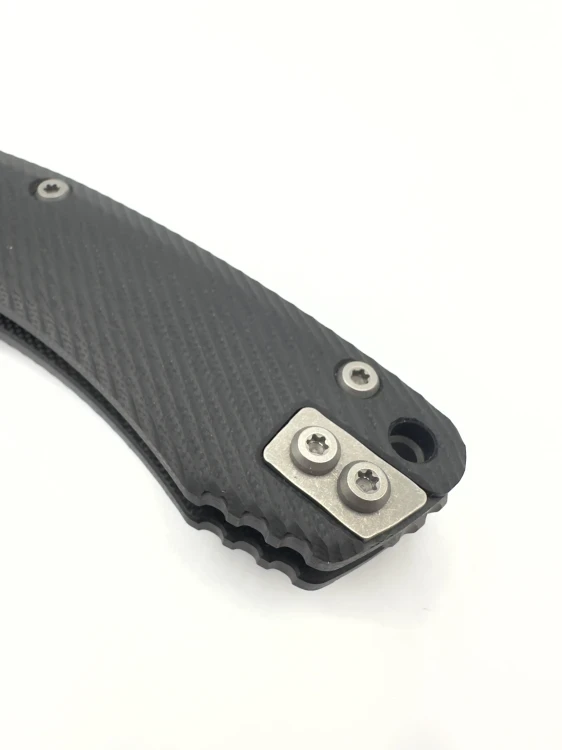 NÓŻ MICROTECH AMPHIBIAN RAM-LOK APOC PART SERR FLUTED BLACK G10