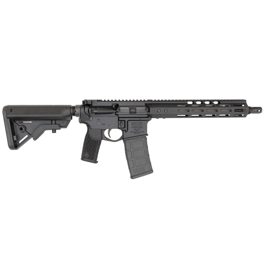 KARABINEK SAMOPOWTARZALNY NOVESKE IRREGULAR DEFENCE COLLAB ENGRAVED CAINSAW 11.5 MLGS COMMANDO FLUTED, NSR-10.75 (M-LOK) BLK ANODIZED GI SELECTOR, SSA-E TRIGGER, ID FEAR RISER .5 BLK, ID MHS V2 BLK, SCI 6 MUZZLE DEVICE; KAL.: 5,56 x 45 mm (.223 Rem.)