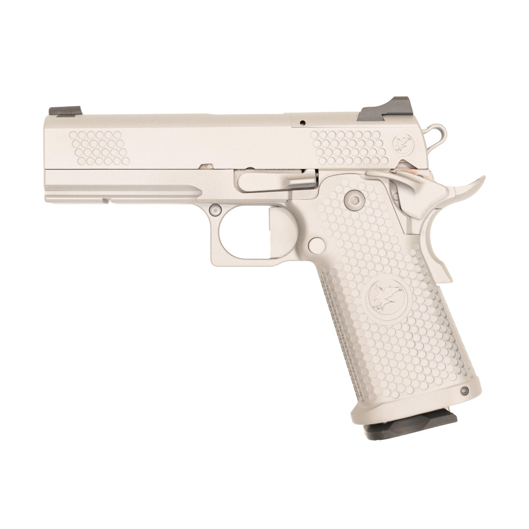 PISTOLET SAMOPOWTARZALNY NIGHTHAWK TRS COMM VICE PRESIDENT COMM BOARDROOM SERIES - DOUBLE STACK, NIGHTHAWK MATCH BARREL, GUIDE ROD & BOW-TIE PLUG, NOVAK SIGHT CUT, STANDARD REAR SIGHT & FRONT SIGH AMBI SAFETY UPGRADE, TRIJICON RMR, KAL.: 9 x 19 mm