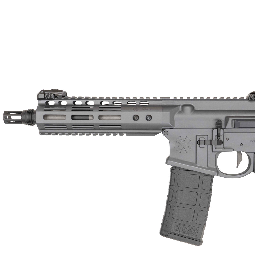 KARABINEK SAMOPOWTARZALNY NOVESKE GHETTO BLASTER, DIPLOMAT 7.94 SS SNIPER GREY CERAKOTE, NHR-7 (M-LOK) Q BCG, SD-E TRIGGER, TALON SAFETY, MBUS, PIG PEN FH 1/2x28; KAL.: 5,56 x 45 mm (.223 Rem.)