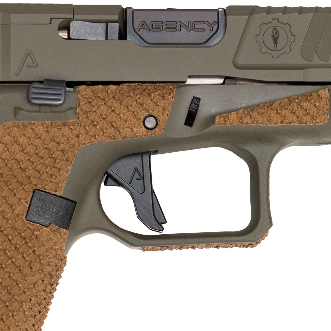 PISTOLET SAMOPOWTARZALNY W ZESTAWIE Z DODATKOWĄ LUFĄ Z KOMORĄ NABOJOWĄ BEZ GWINTU ZEWNĘTRZNEGO AGENCY ARMS SAGE GLOCK 19X OD GREEN; KAL.: 9 x 19 mm