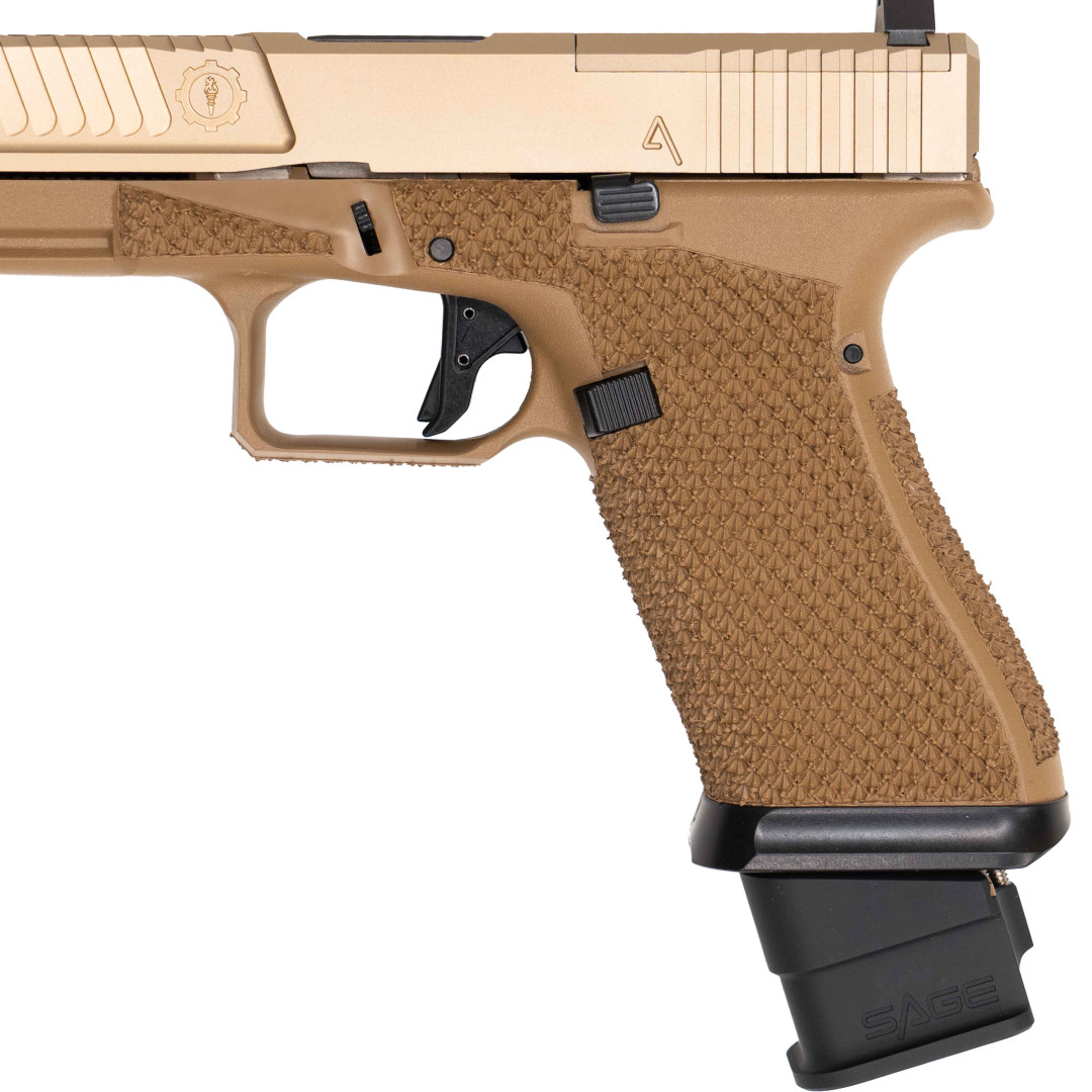 PISTOLET SAMOPOWTARZALNY AGENCY ARMS W ZESTAWIE Z DODATKOWĄ LUFĄ Z KOMORĄ NABOJOWĄ BEZ GWINTU ZEWNĘTRZNEGO GLOCK 19X SAGE FDE PVD LIMITED EDITION; KAL.: 9 x 19 mm