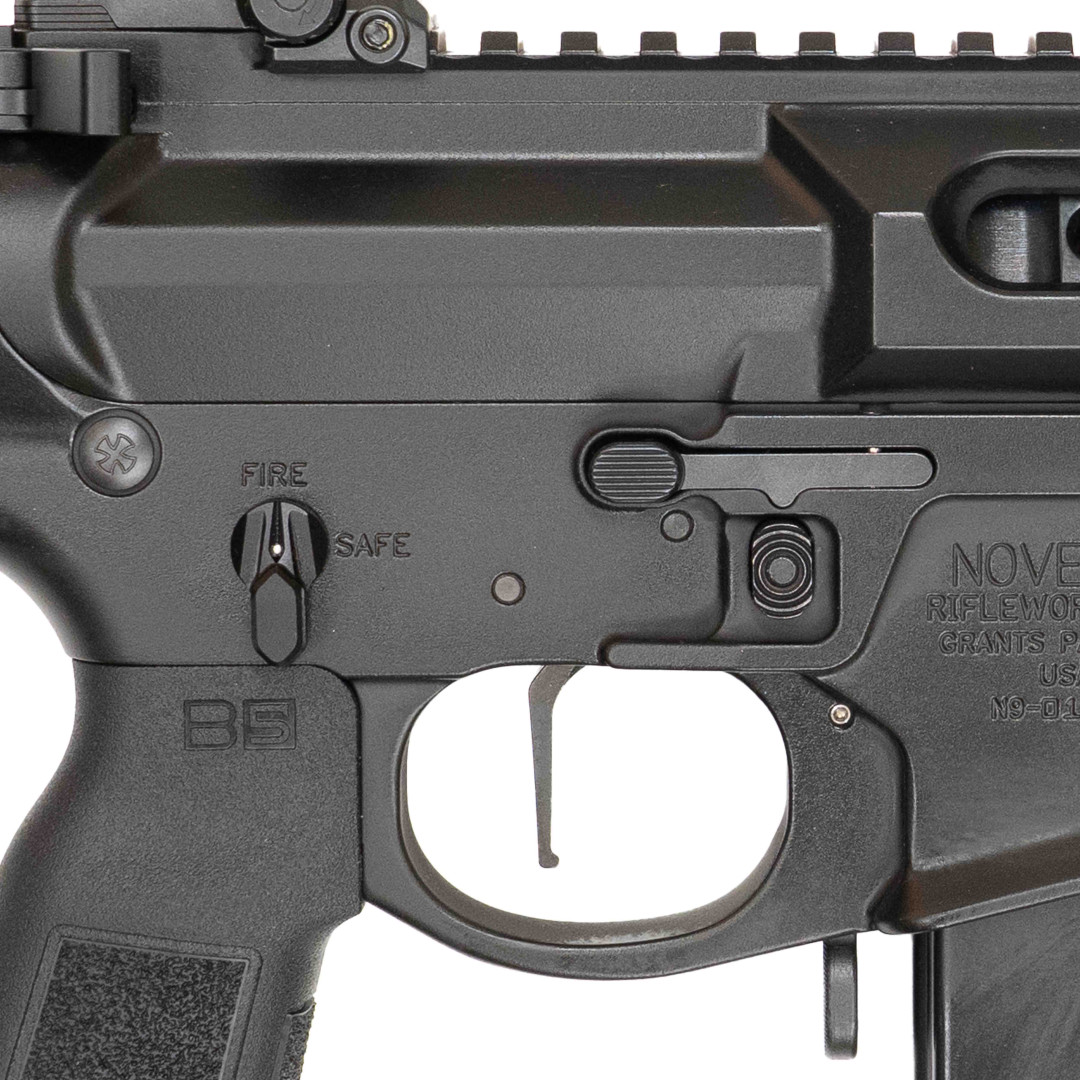 SAMOPOWTARZALNY PISTOLET MASZYNOWY NOVESKE NOVWSKE9 10.5 SHORTY SS NSR-9,75 (M-LOK) BLK CERAKOTE, TRIGGERTECH TRIGGER, TALON SAFETY, A5H4 BUFFER, TYPE 22 P-GRIP, TRI LUG ADAPTER 1/2x28; KAL.: 9 x 19 mm