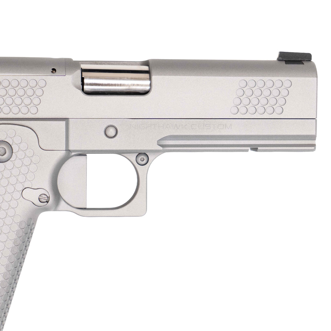 PISTOLET SAMOPOWTARZALNY NIGHTHAWK TRS COMM VICE PRESIDENT COMM BOARDROOM SERIES - DOUBLE STACK, NIGHTHAWK MATCH BARREL, GUIDE ROD & BOW-TIE PLUG, NOVAK SIGHT CUT, STANDARD REAR SIGHT & FRONT SIGH AMBI SAFETY UPGRADE, TRIJICON RMR, KAL.: 9 x 19 mm