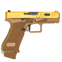PISTOLET SAMOPOWTARZALNY AGENCY ARMS GLOCK 19 GEN 5 FDE/GOLD AGGRESSIVE CARRY STIPPLE, ADD COMP; KAL.: 9 x 19 mmPISTOLET SAMOPOWTARZALNY AGENCY ARMS GLOCK 19 GEN 5 FDE/GOLD AGGRESSIVE CARRY STIPPLE, ADD COMP; KAL.: 9 x 19 mm